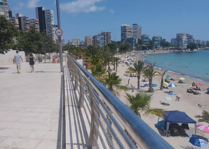 Apartmán A 50 Metros Del Mar Y En 2 Paradas De Bus Estas En El Centro De